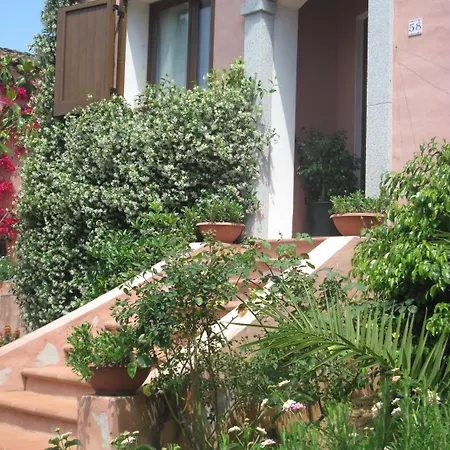 Dessole Bed and Breakfast Όλμπια