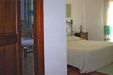 Dessole Bed and Breakfast Όλμπια